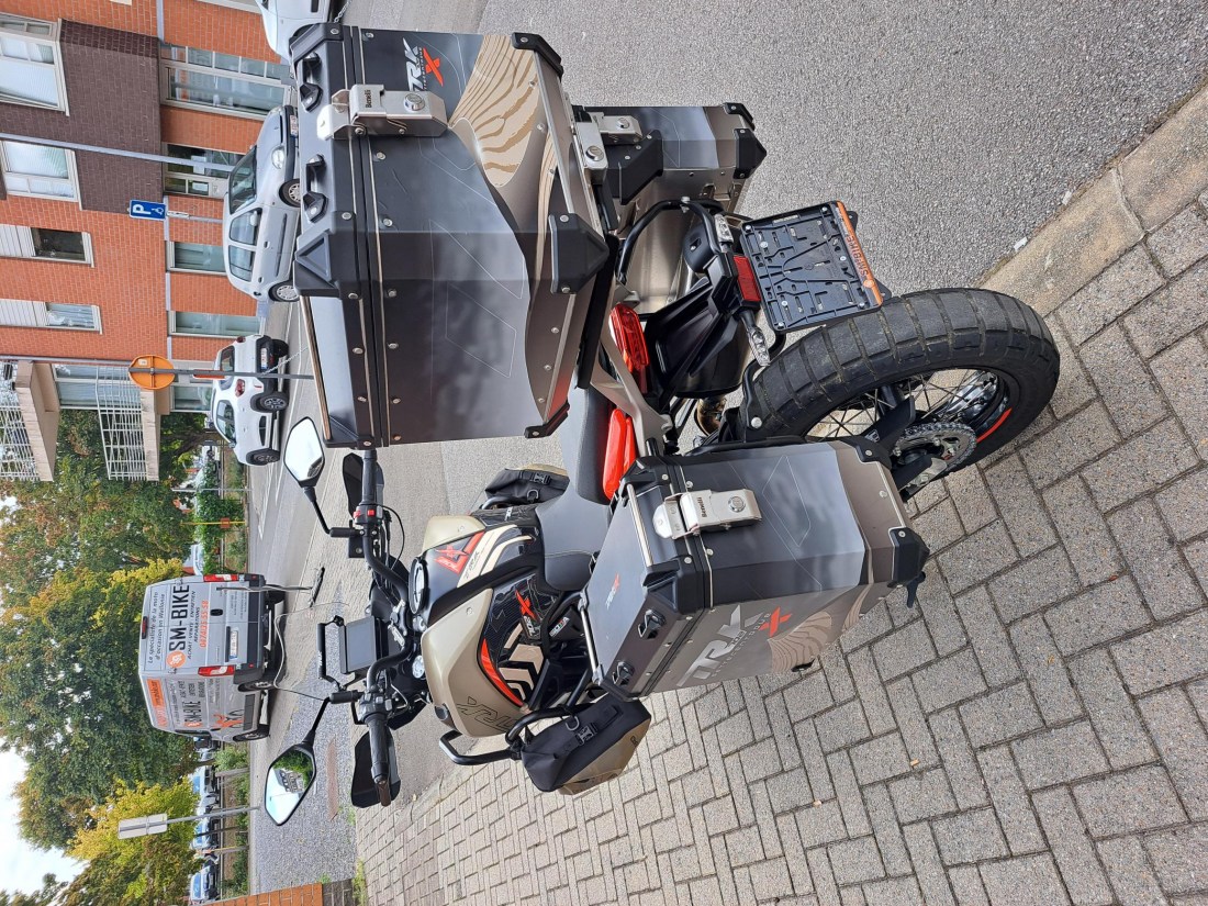 1000064293