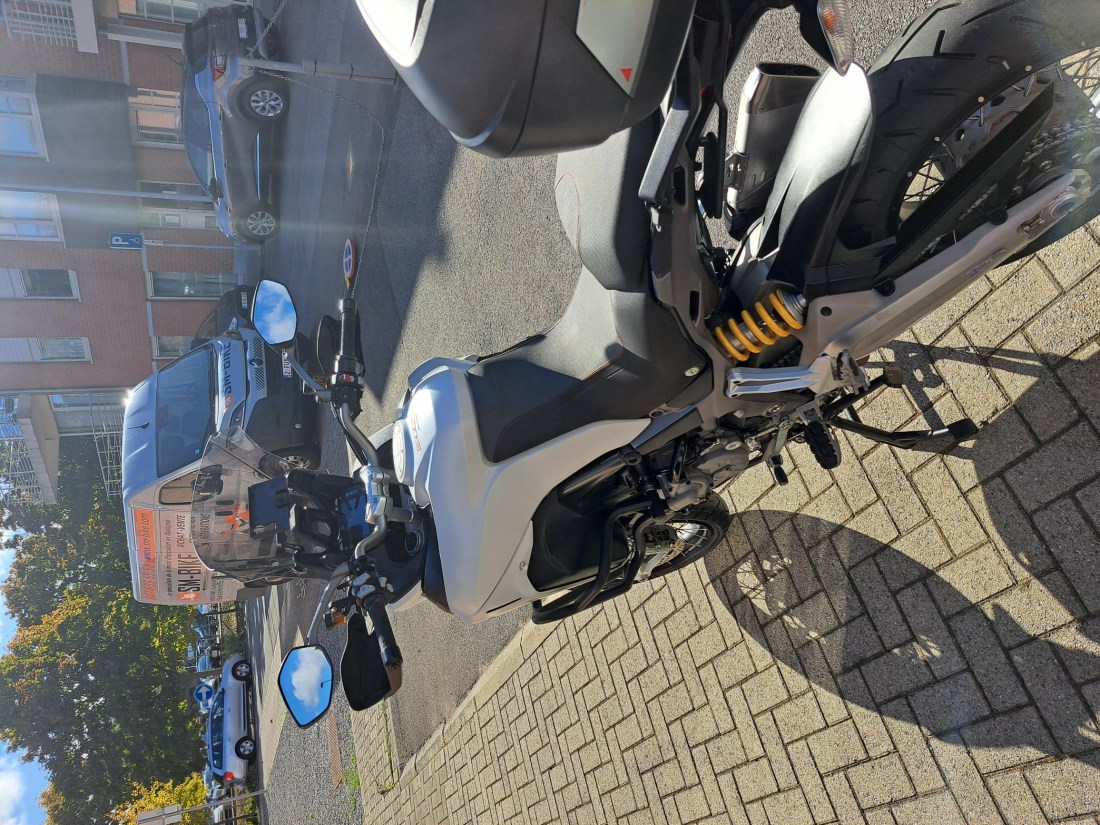100006610044