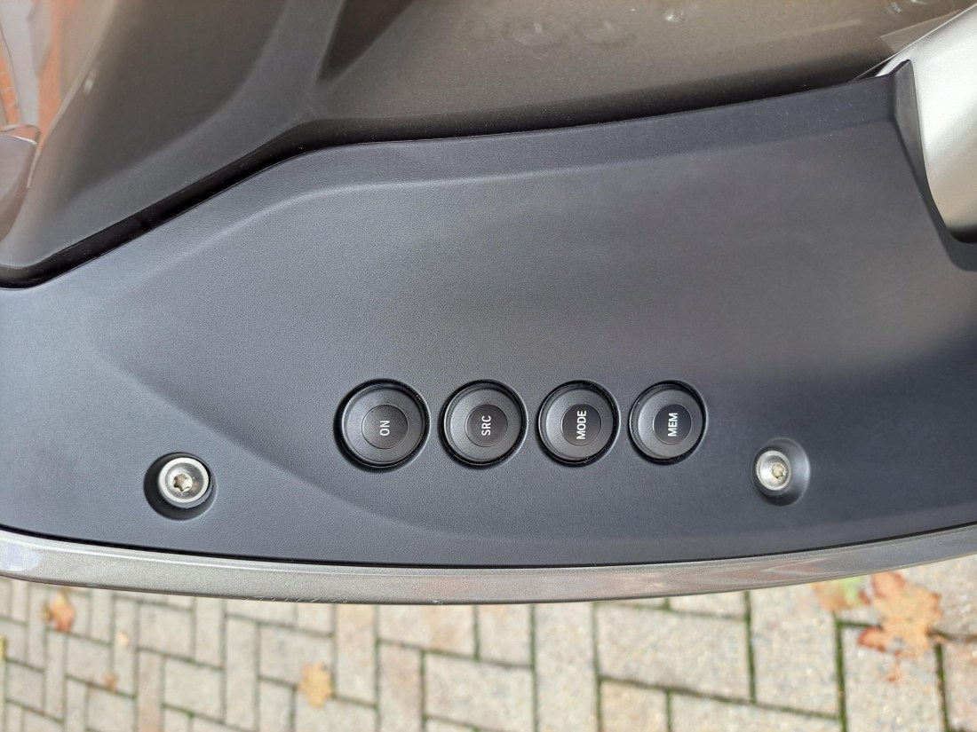 1000067628